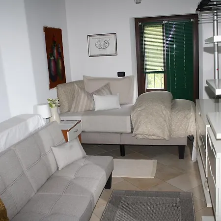 Bed & Breakfast L'attico Di Maru Nebbiuno